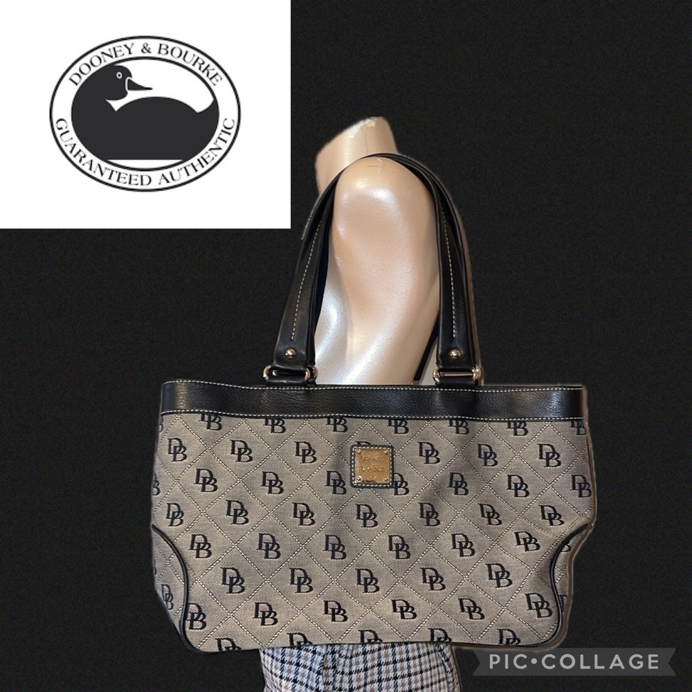 Dooney & Bourke women’s purse shoulder bag tote vintage black tan logo classic